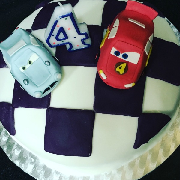 birthday cake lightning mcqueen