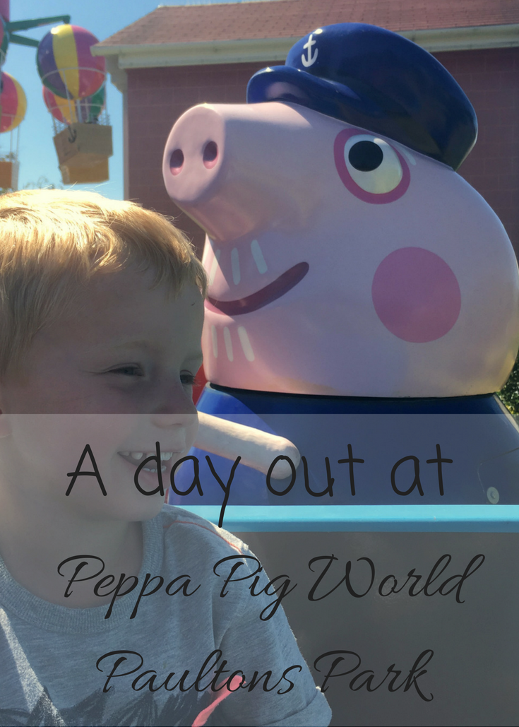 This summer we headed to Paultons Park, home of Peppa Pig World, for a day out with the kids down in Southampton UK.  Here is our review and why we think that Peppa Pig World should be a must do for every young Peppa fan.